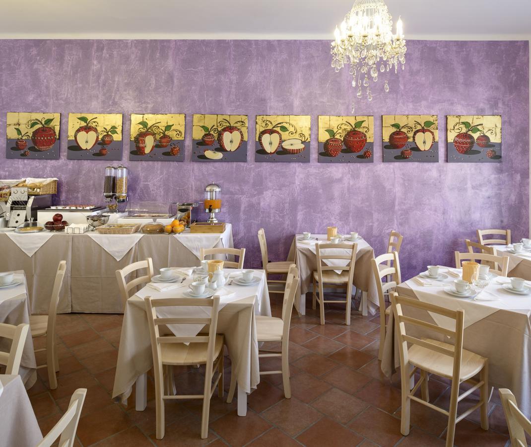 Hotel Porta Marmorea Γκούμπιο Εξωτερικό φωτογραφία